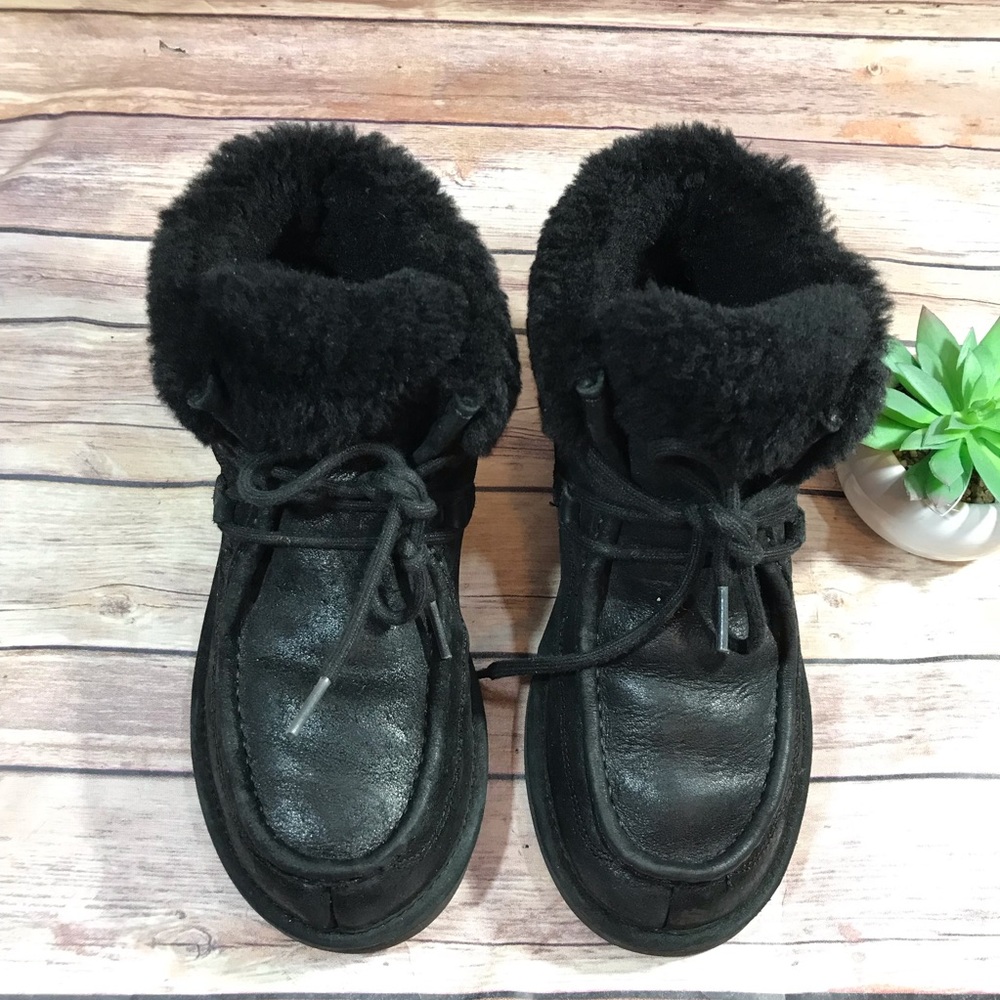 UGG 🔴 Waterproof lace up boots